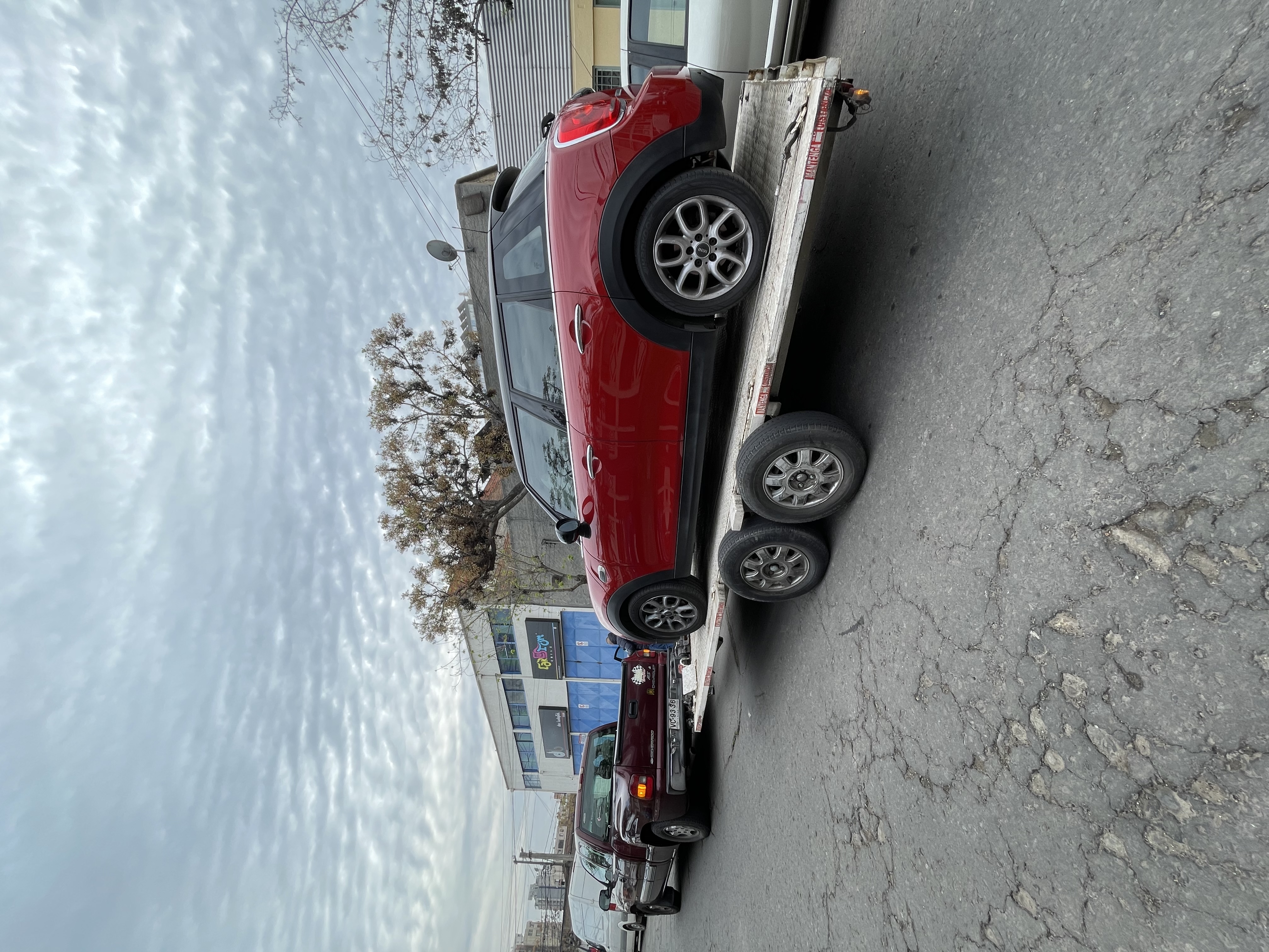 Traslados de vehículos bajos.