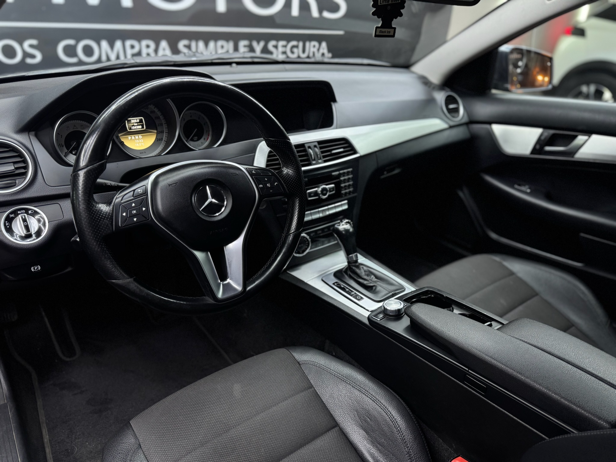 Mercedes-Benz C180 — foto 11 de 12