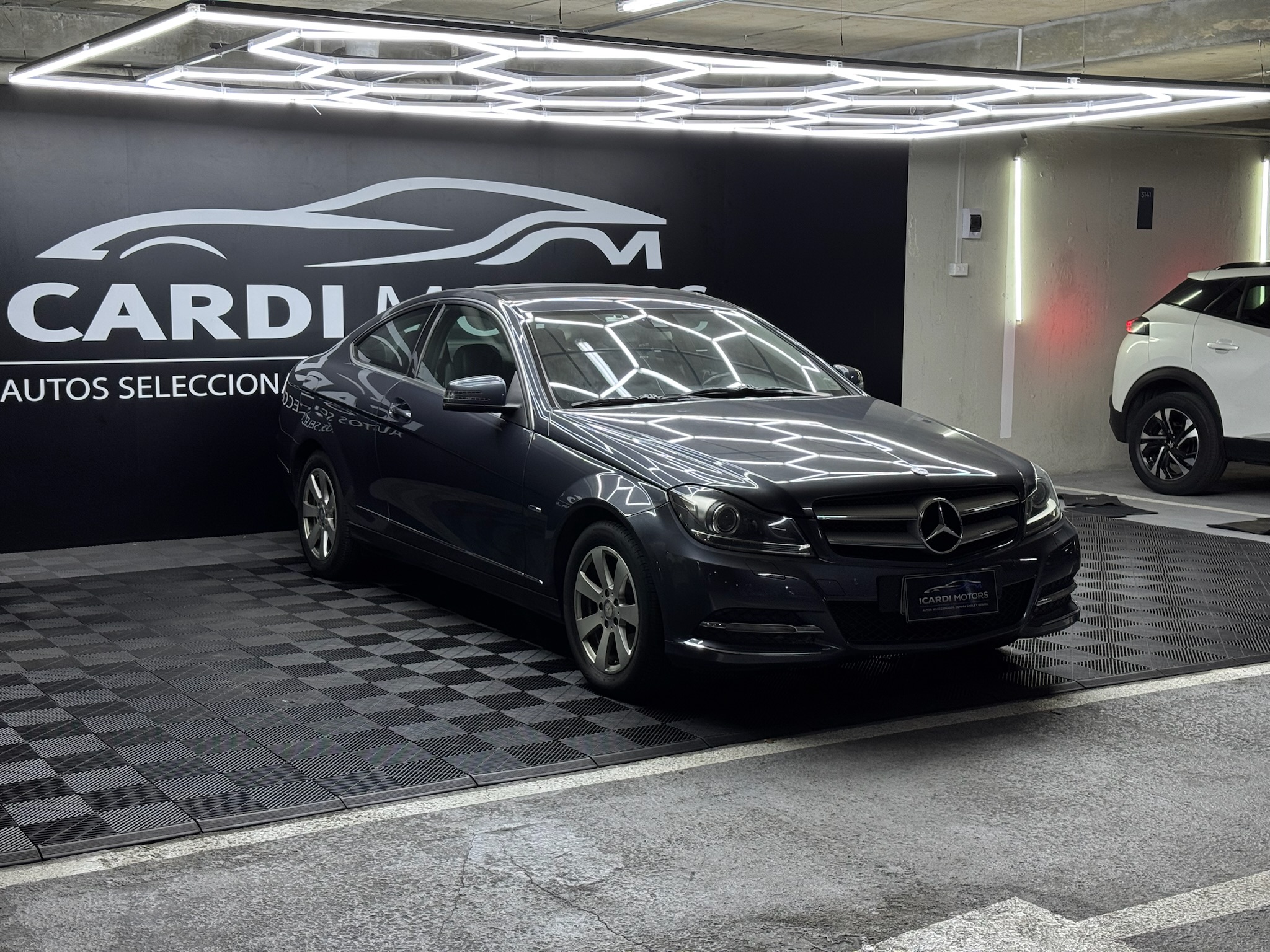 Mercedes-Benz C180