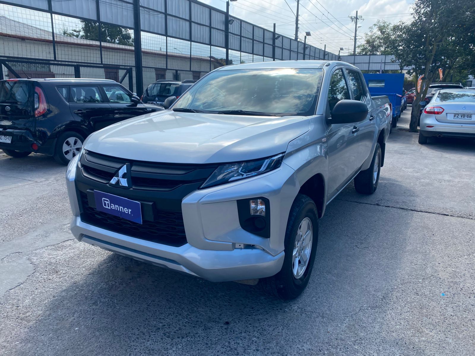 Mitsubishi L200 — foto 3 de 6