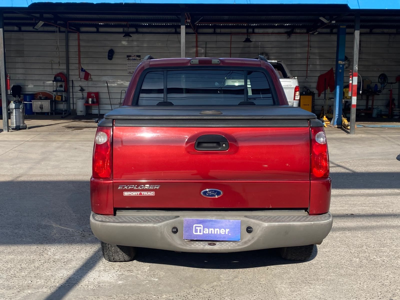 Ford Explorer — foto 4 de 12