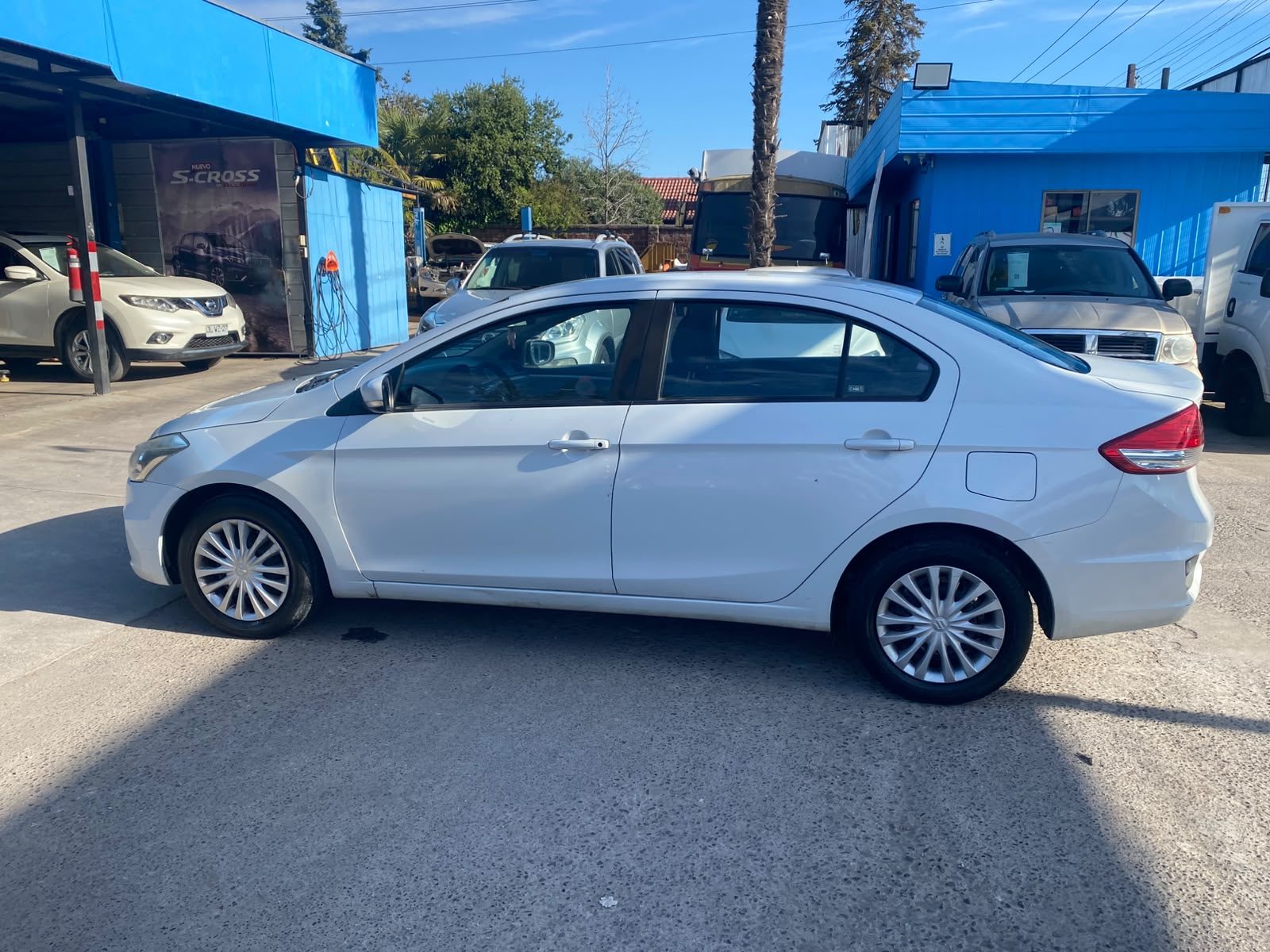 Suzuki Ciaz — foto 3 de 6