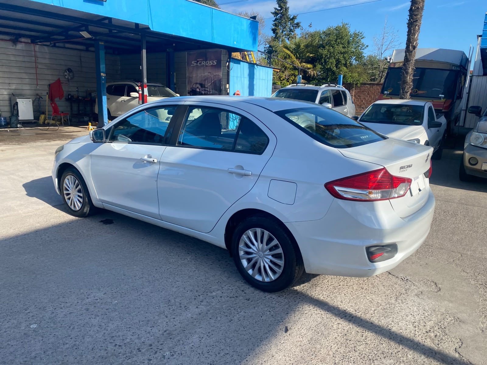 Suzuki Ciaz — foto 6 de 6