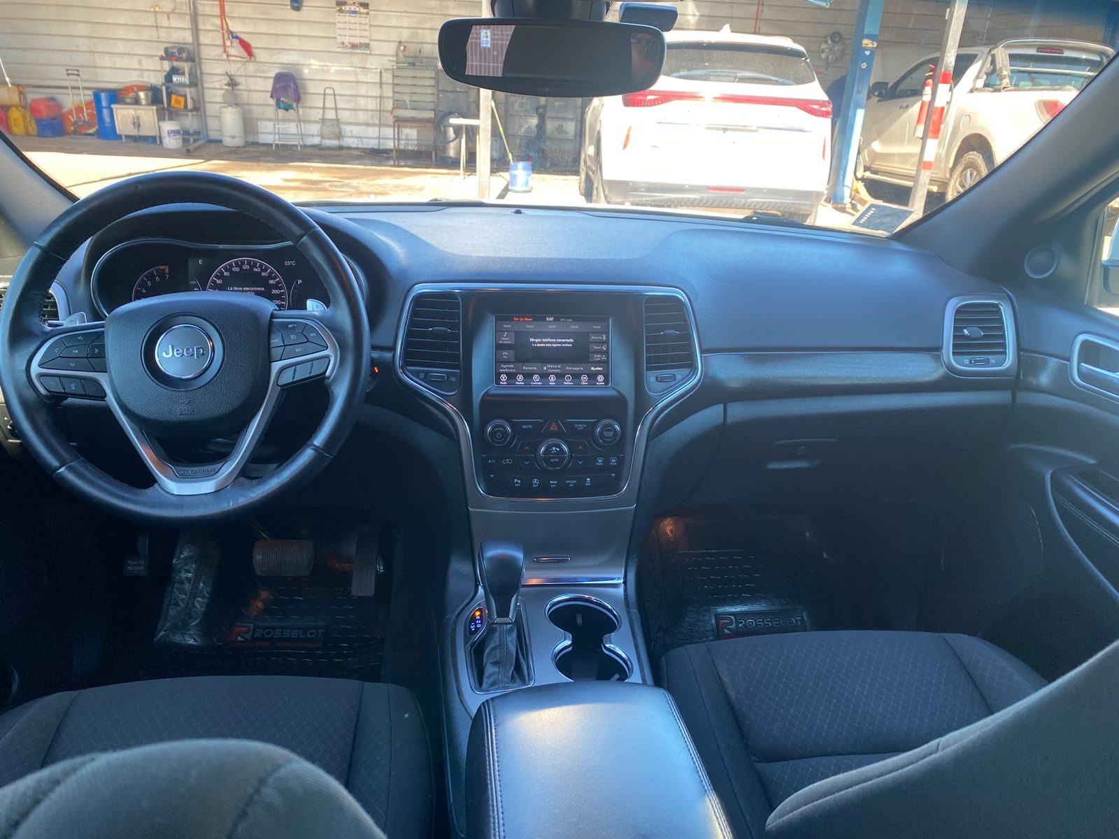 Jeep Grand Cherokee — foto 2 de 6