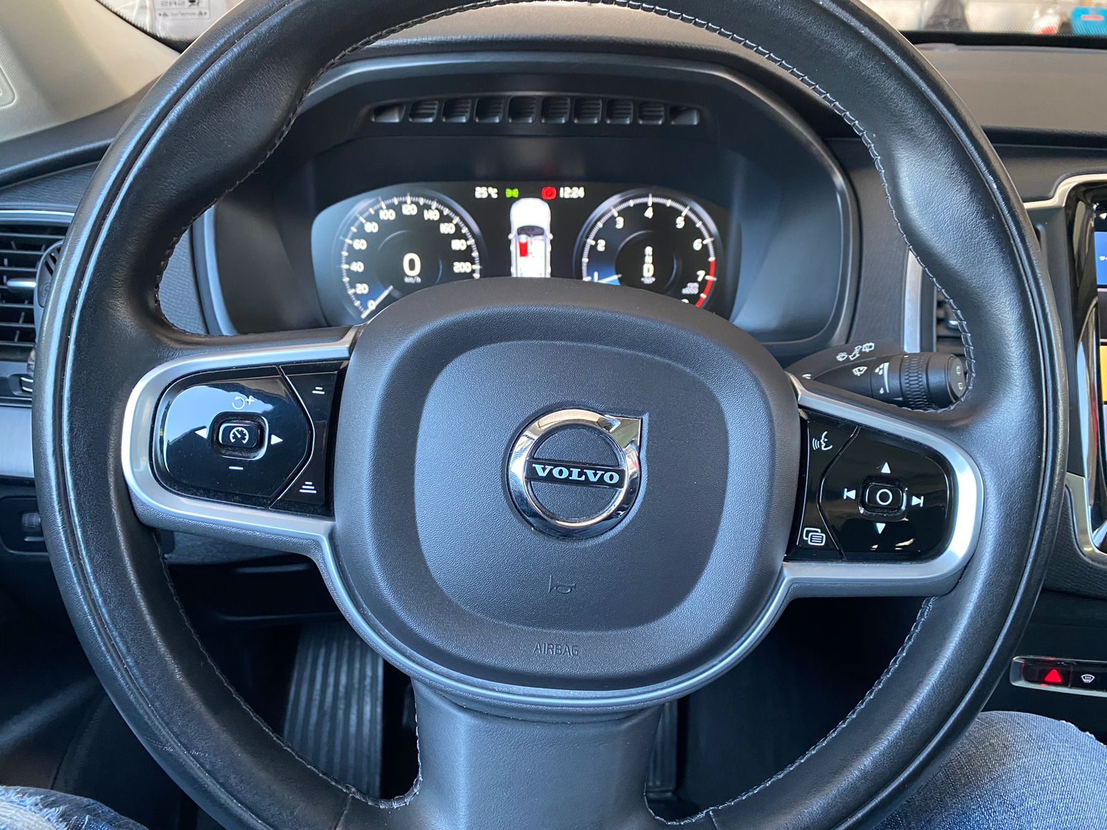 Volvo XC90 — foto 3 de 6