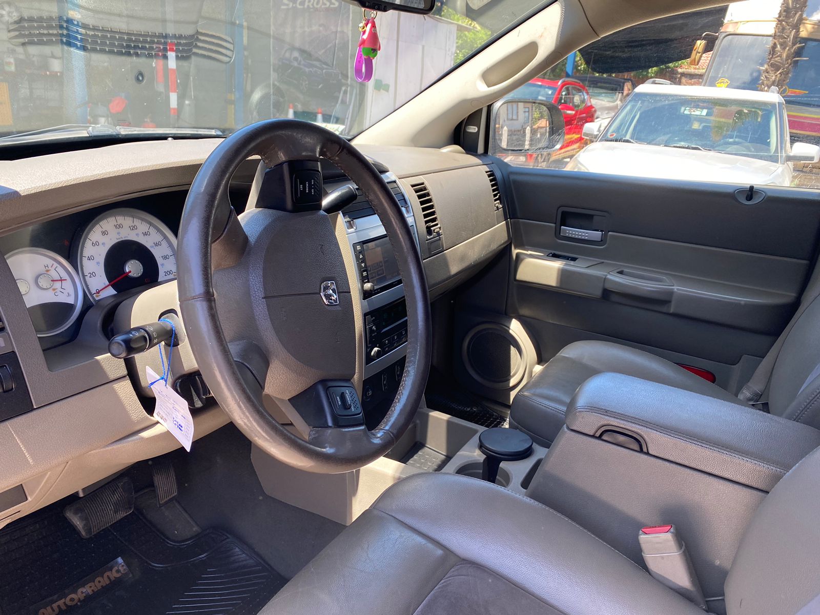 Dodge Durango — foto 6 de 6