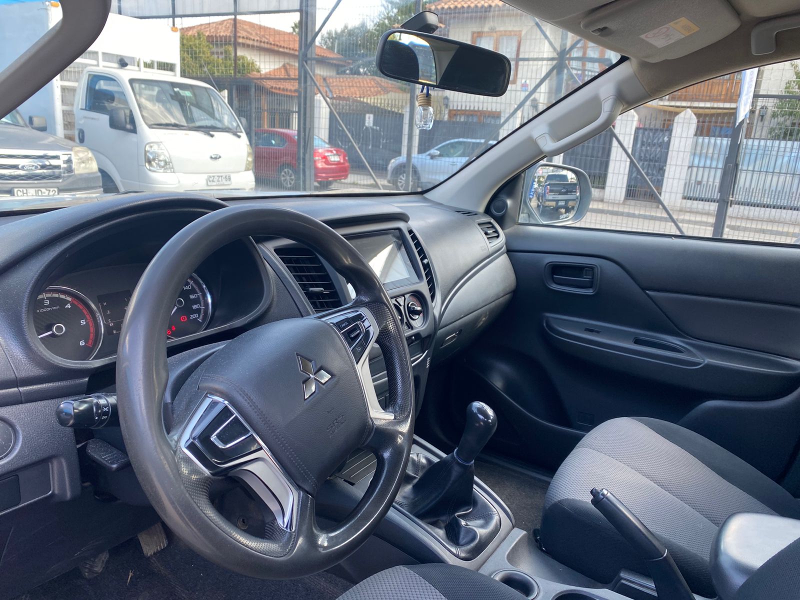 Mitsubishi L200 — foto 5 de 6