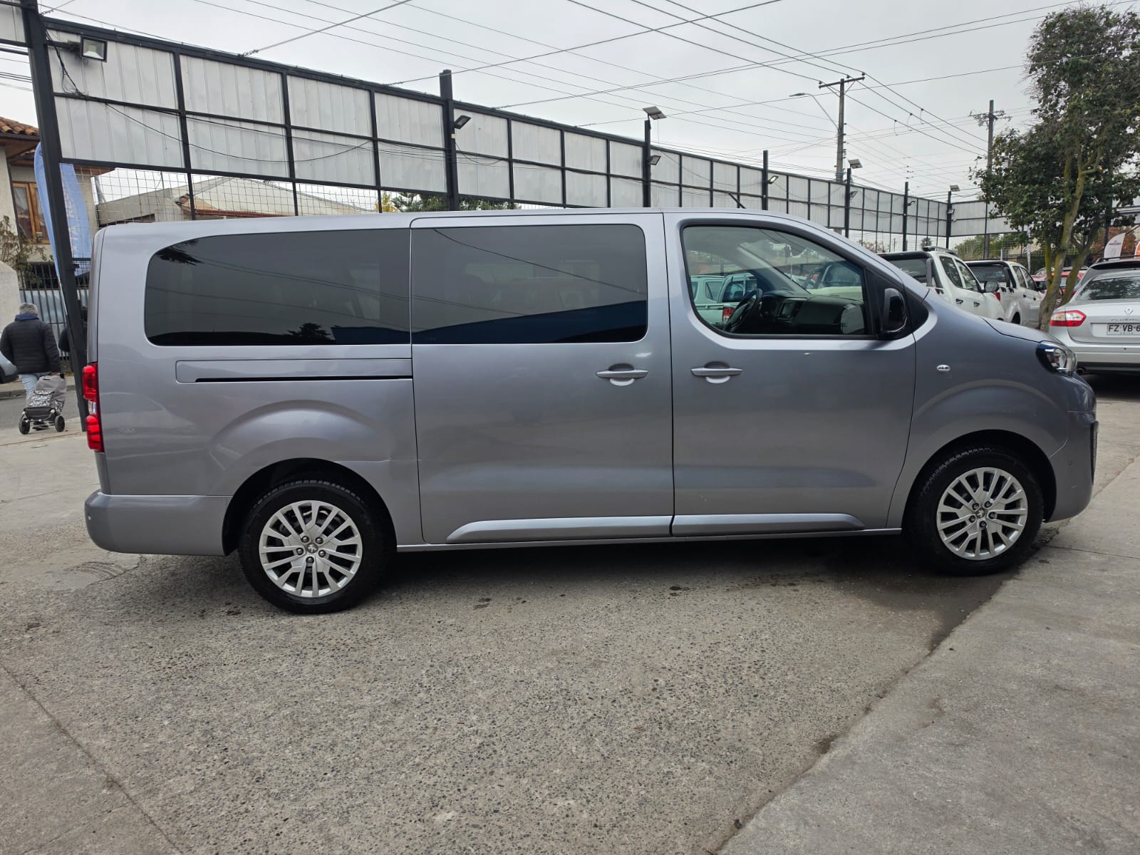 Peugeot Traveller — foto 3 de 6