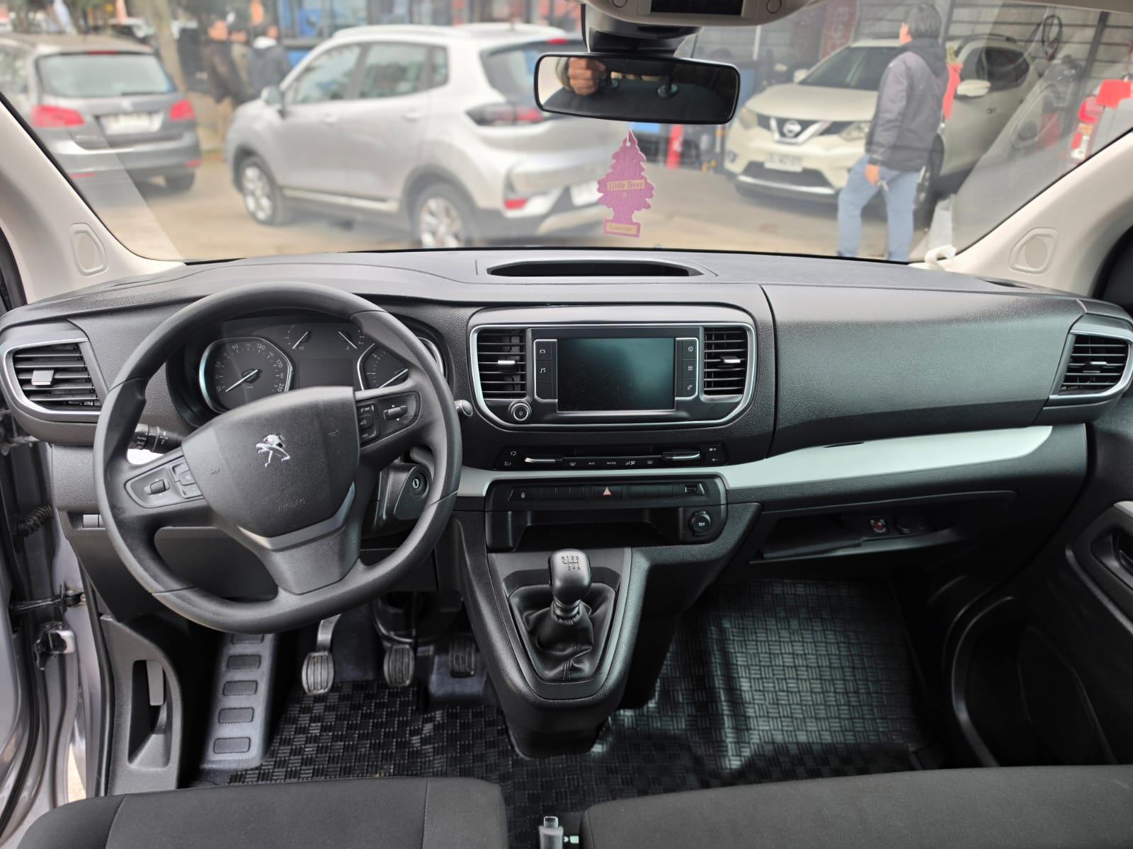Peugeot Traveller — foto 5 de 6