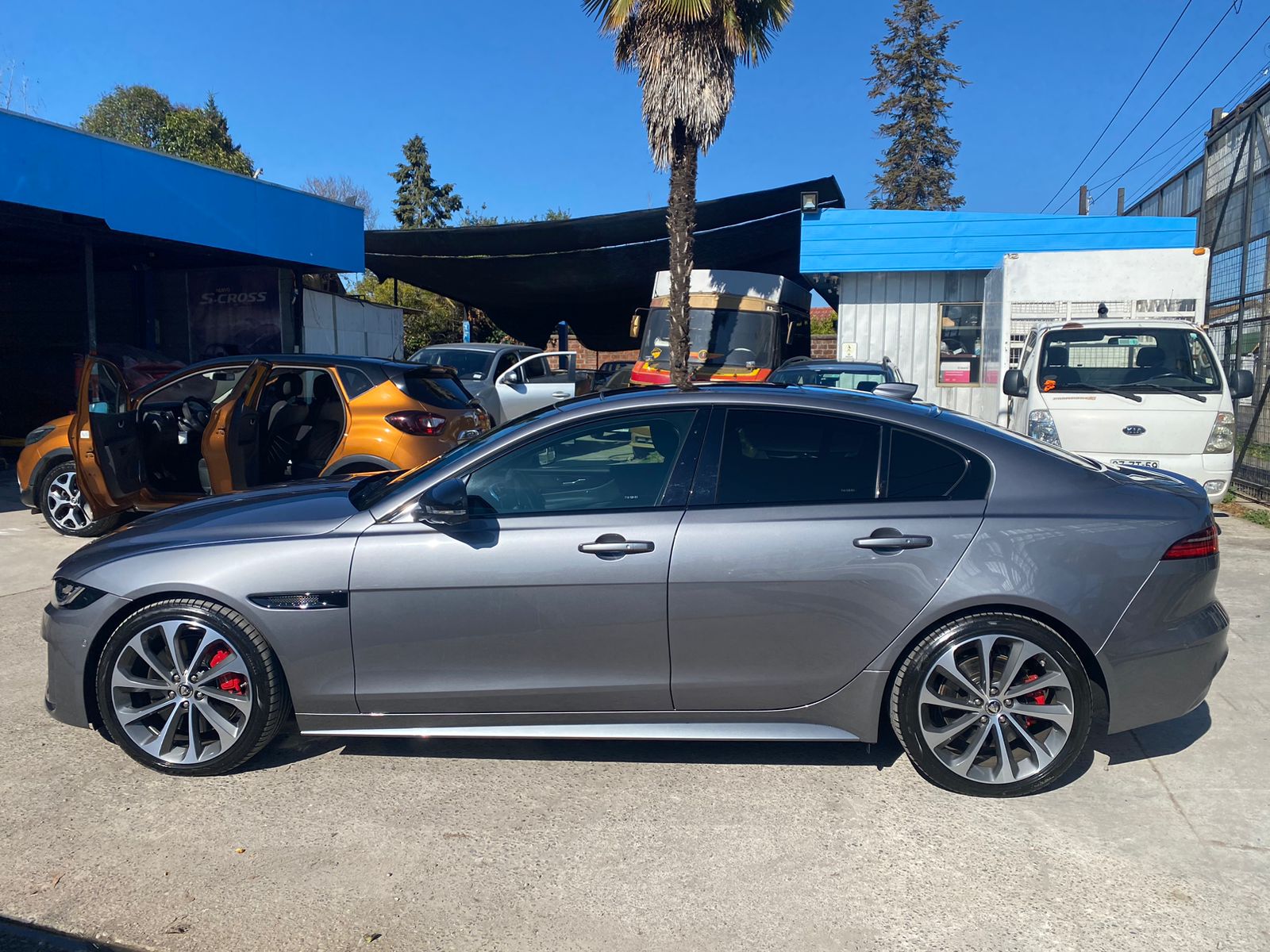 Jaguar Xe — foto 2 de 6