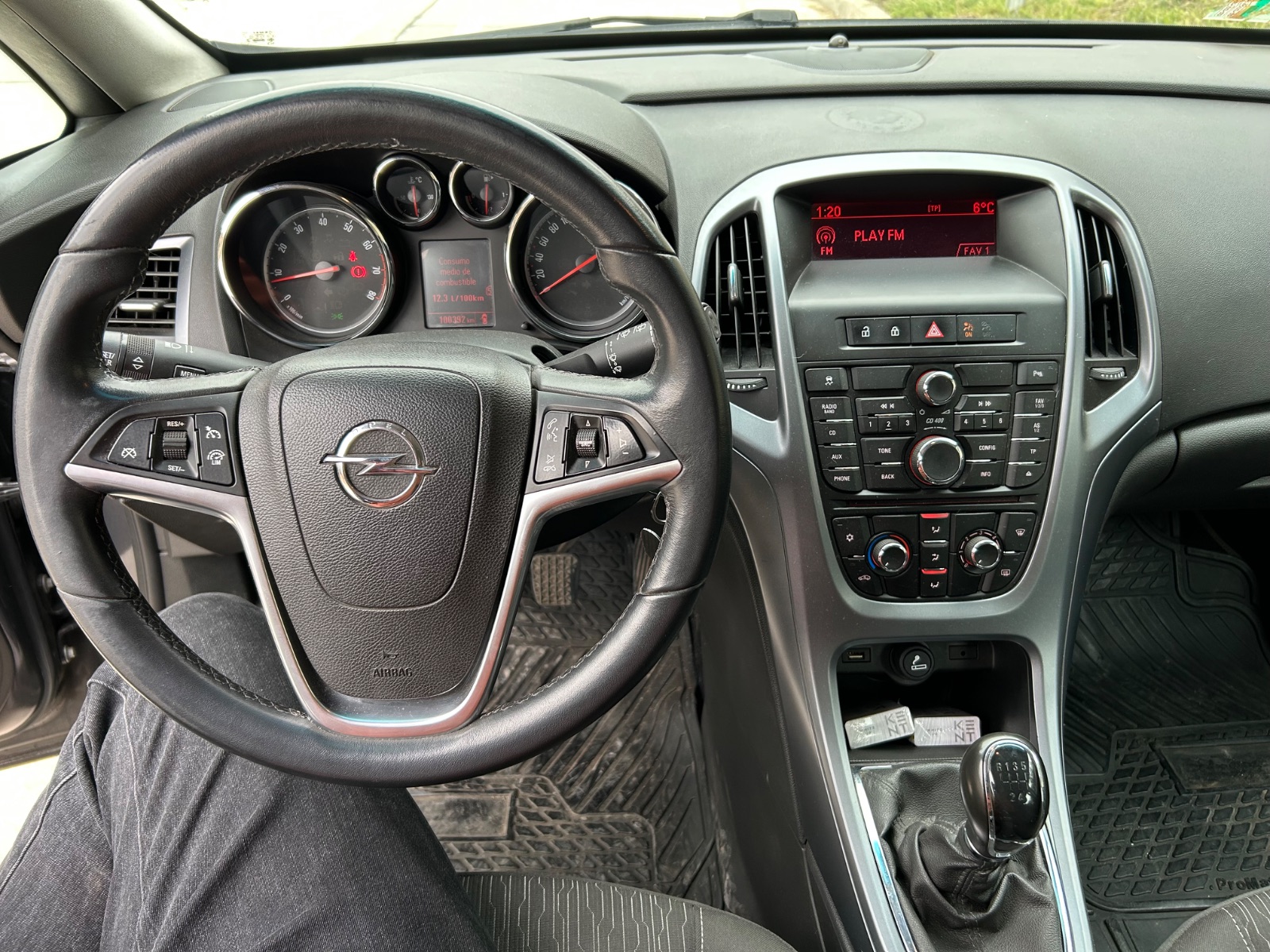 Opel Astra — foto 9 de 11
