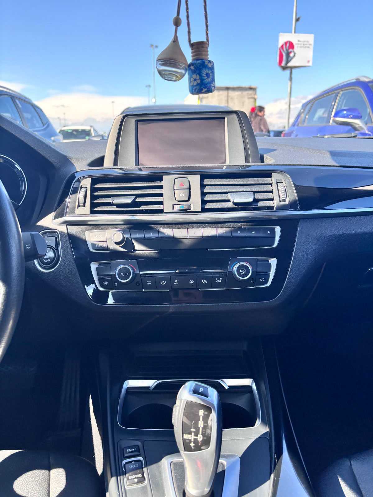 BMW 118I — foto 7 de 9