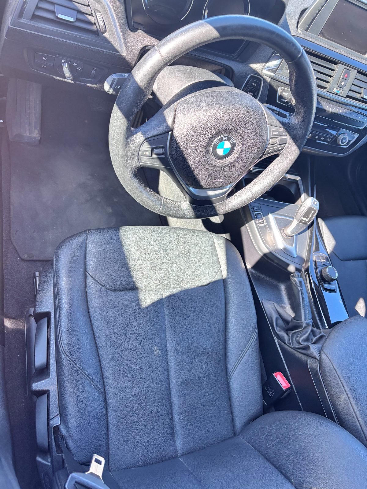 BMW 118I — foto 5 de 9