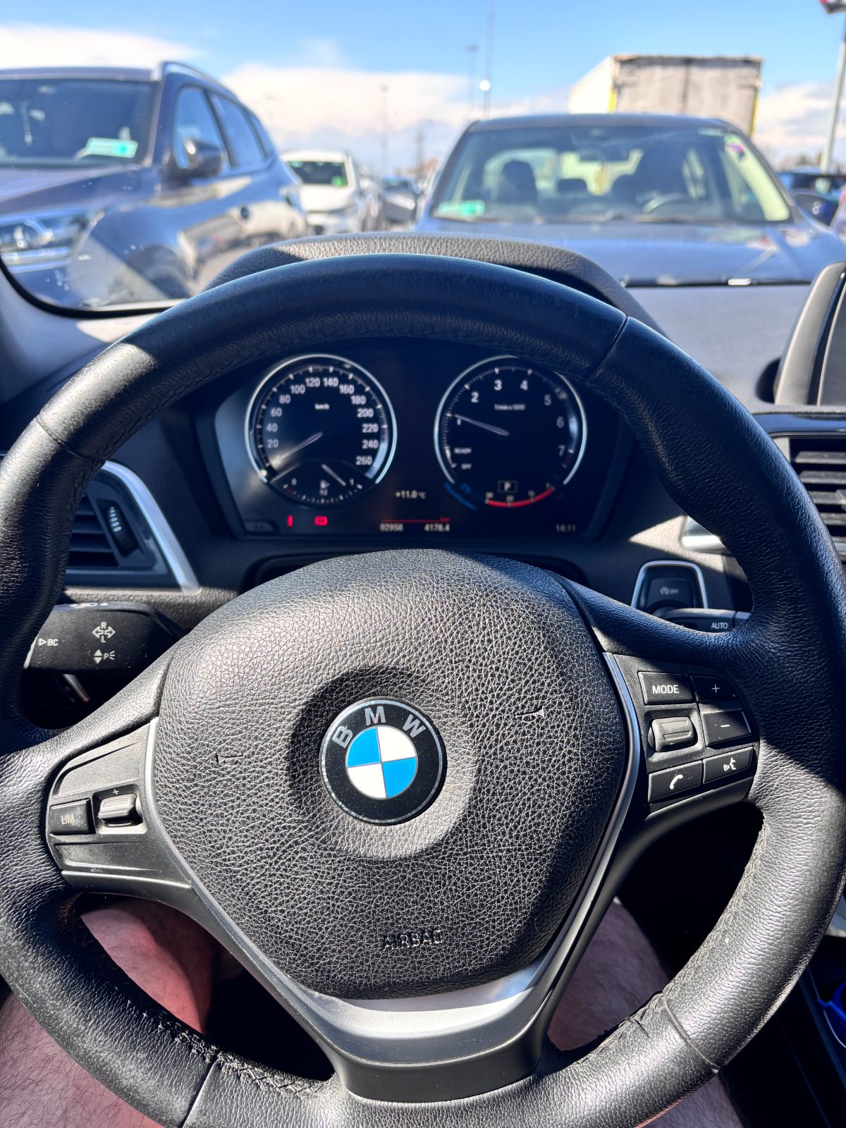 BMW 118I — foto 4 de 9