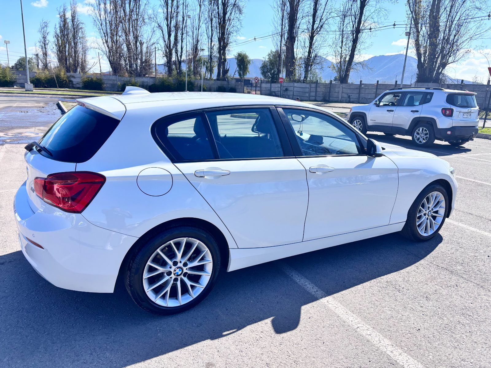 BMW 118I — foto 2 de 9