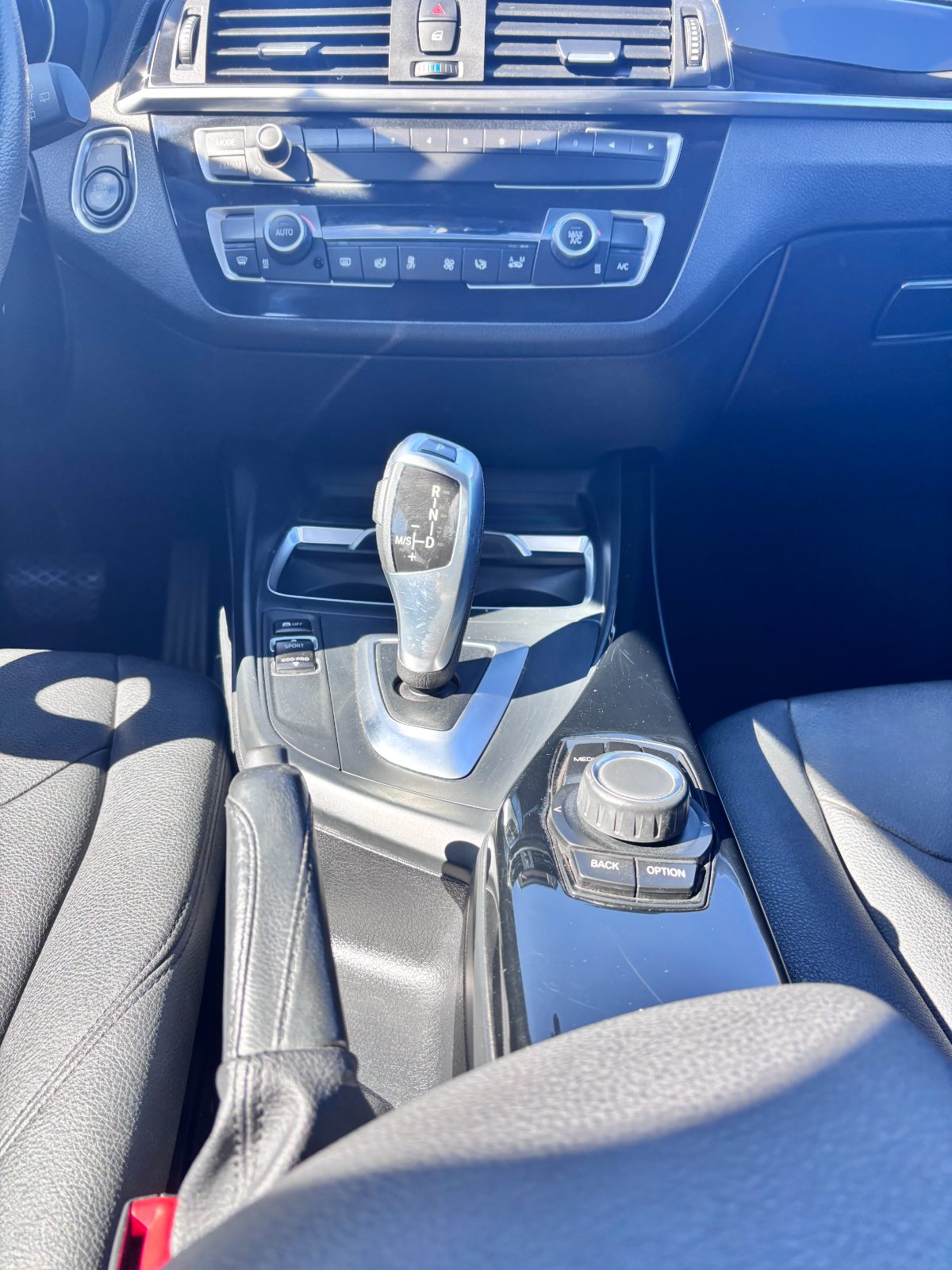 BMW 118I — foto 8 de 9