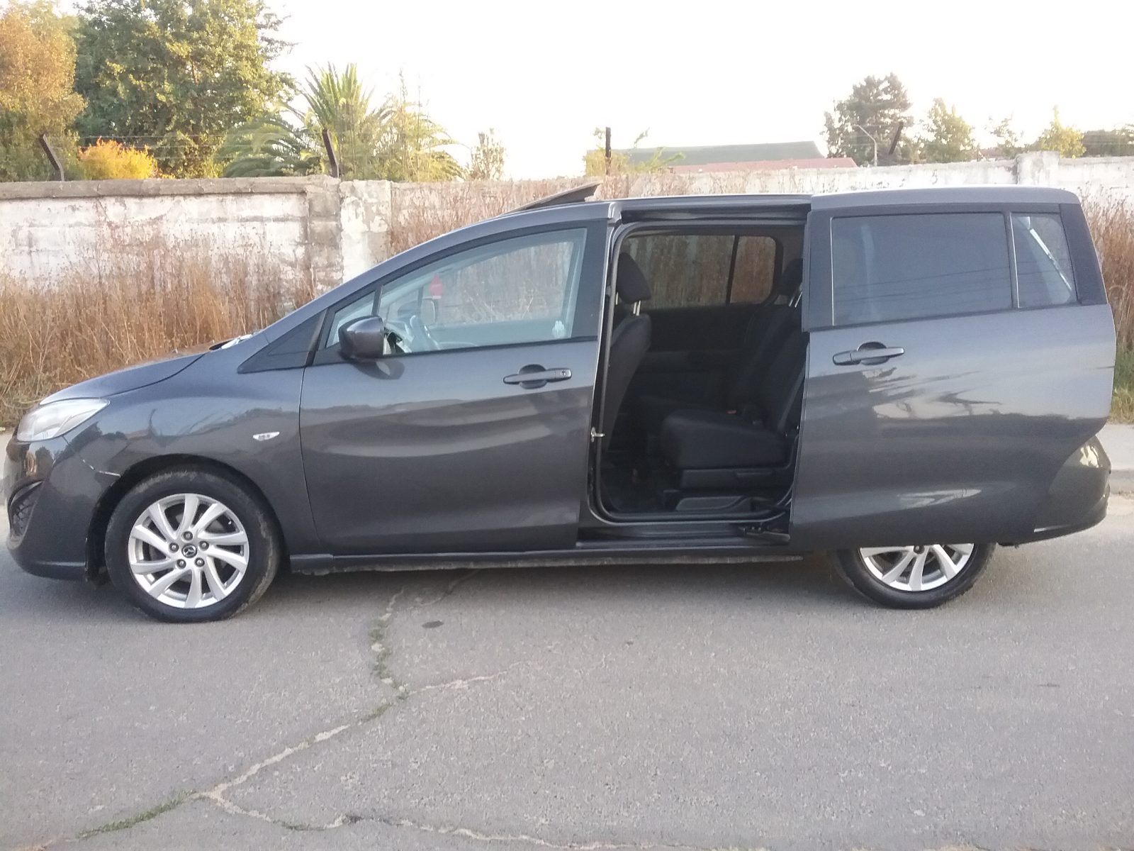 Mazda 5 — foto 8 de 11