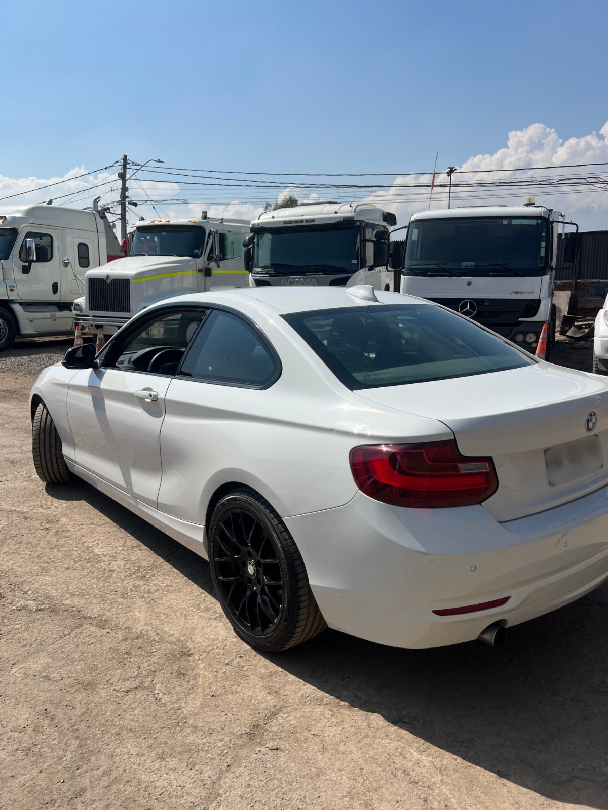 BMW 220I — foto 4 de 15