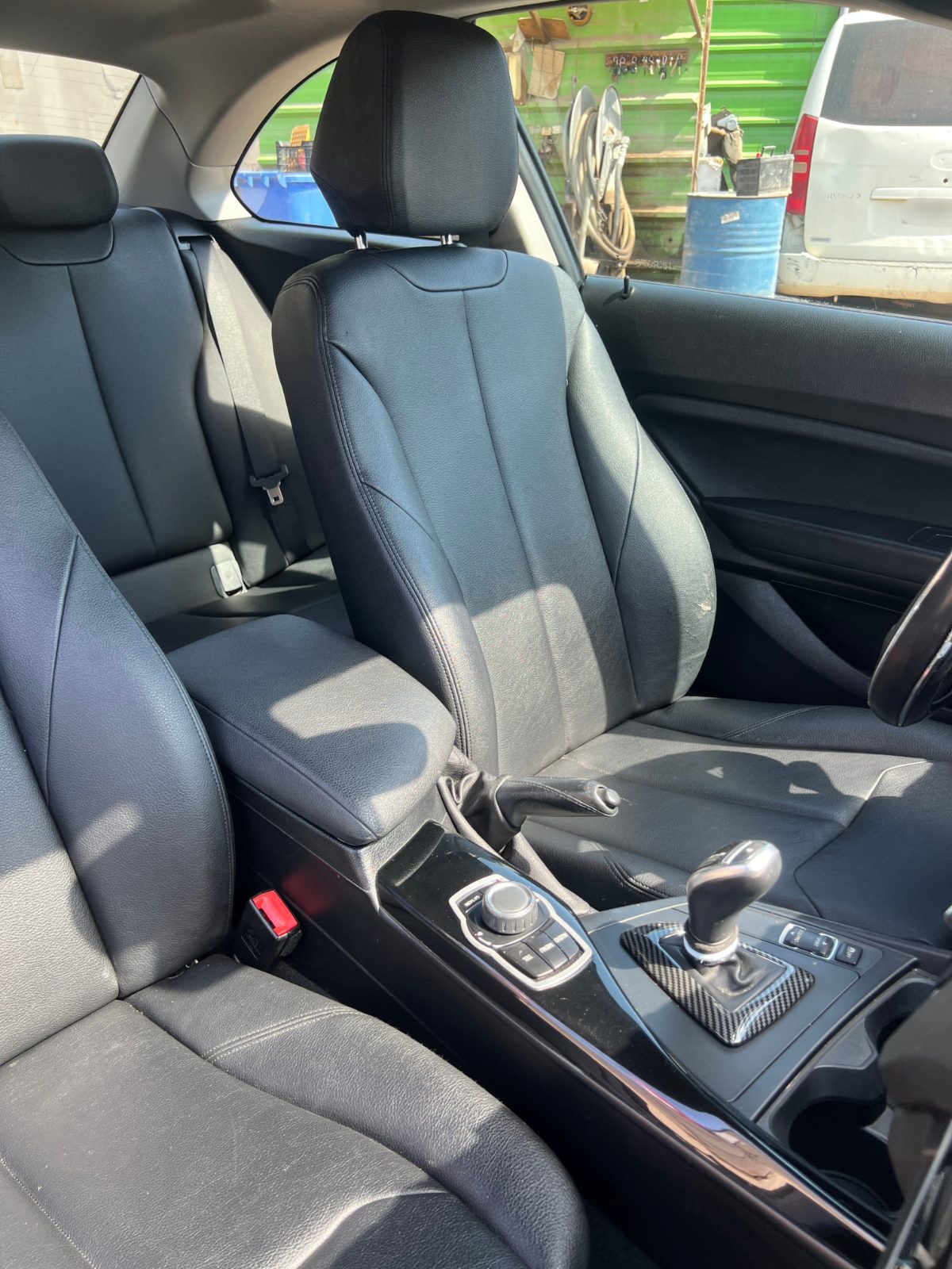 BMW 220I — foto 11 de 15